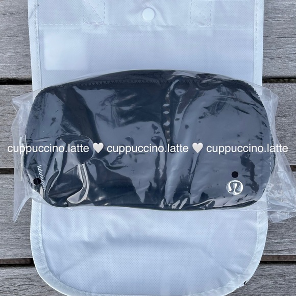 🖤NWT🤍Lululemon Athletica Everywhere Belt Bag in Black/White - Extended Strap - Picture 3 of 15